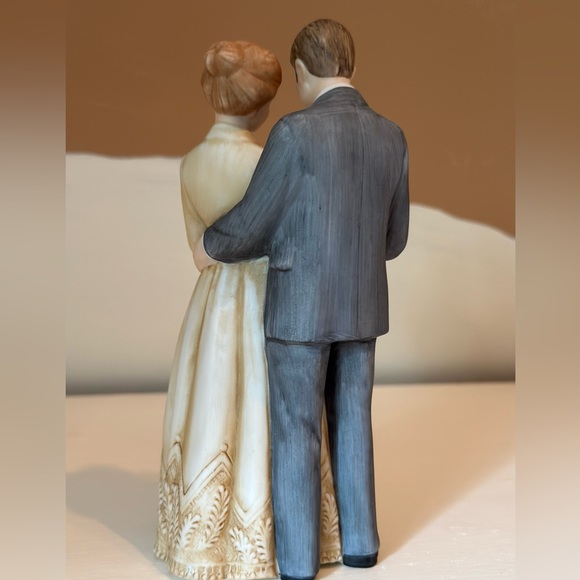 ✨Treasured Memories “FORTY YEARS TOGETHER” Enesco Figurine 1983 (w/ box)✨ - Picture 3 of 5
